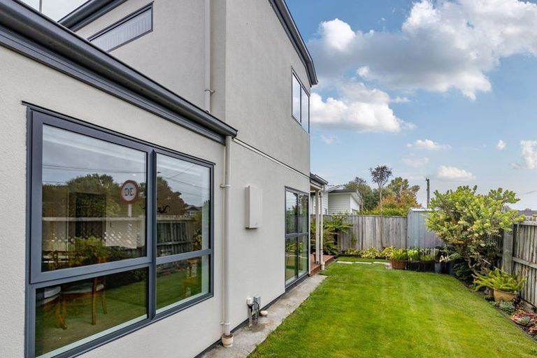 Photo of property in 39 Tennyson Street, Sydenham, Christchurch, 8023