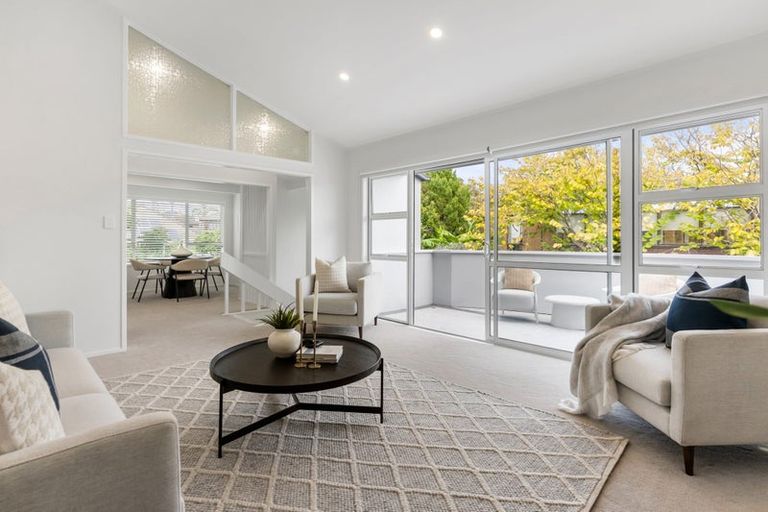Photo of property in 1/2 Milford Park Place, Milford, Auckland, 0620