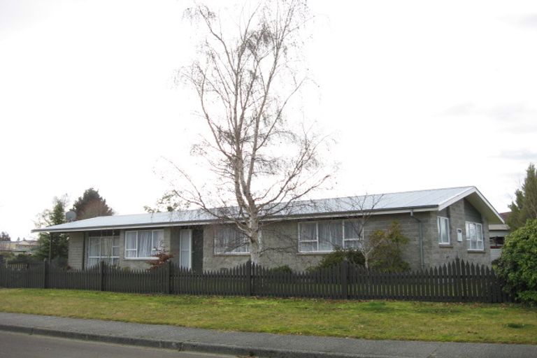 Photo of property in 30 Henry Street, Te Anau, 9600