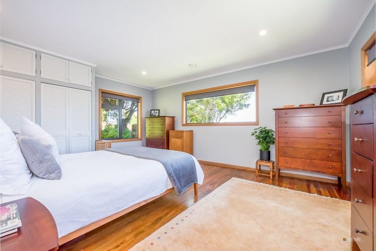 Photo of property in 71 Maungaraki Road, Korokoro, Lower Hutt, 5012