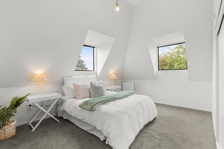 Photo of property in 31 Dovedale Avenue, Ilam, Christchurch, 8041