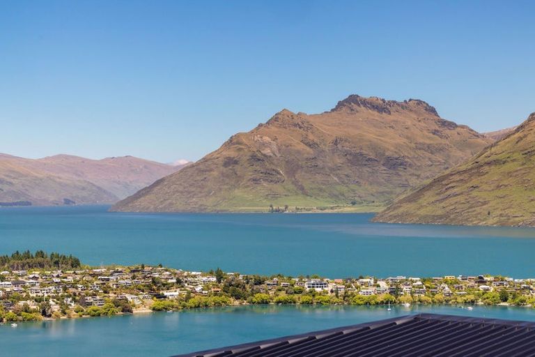 Photo of property in 6a Lancewood Lane, Queenstown, 9300