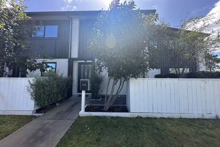 Photo of property in 1a Hamurana Place, Te Atatu Peninsula, Auckland, 0610