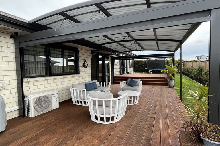 Photo of property in 2 Makaka Lane, Silverdale, 0932