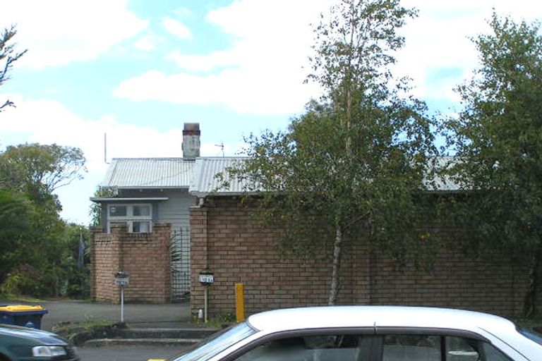 Photo of property in 2/101 Onewa Road, Northcote, Auckland, 0627