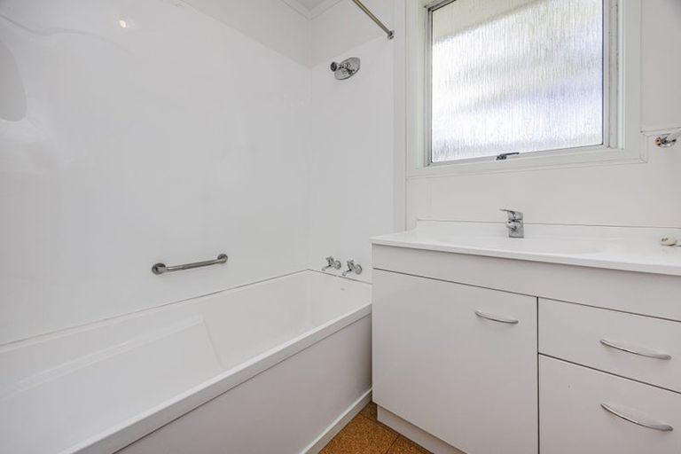 Photo of property in 2/25 Pulman Place, Clover Park, Auckland, 2019