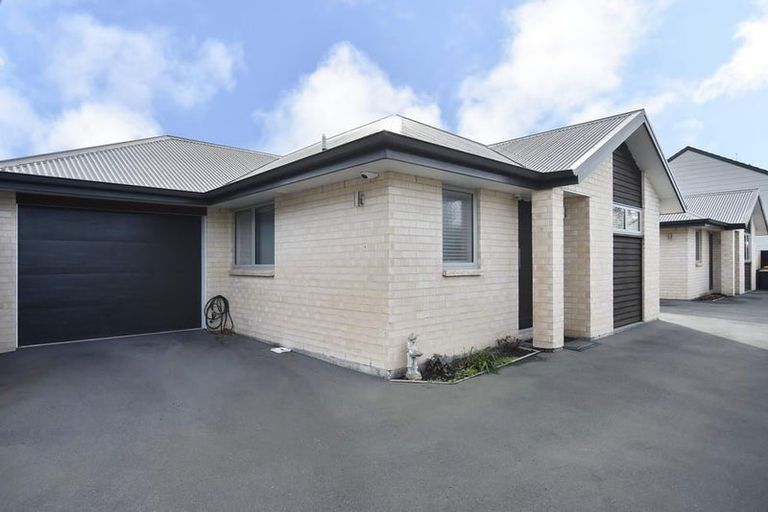 Photo of property in 2/58 Sylvan Street, Hillmorton, Christchurch, 8024