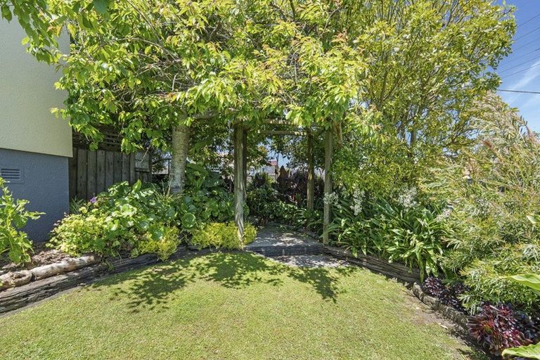 Photo of property in 50 Leslie Street, Waitara, 4320