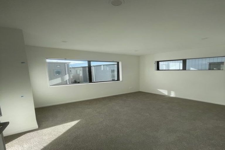 Photo of property in 72 Bellbird Street, Papakura, 2110