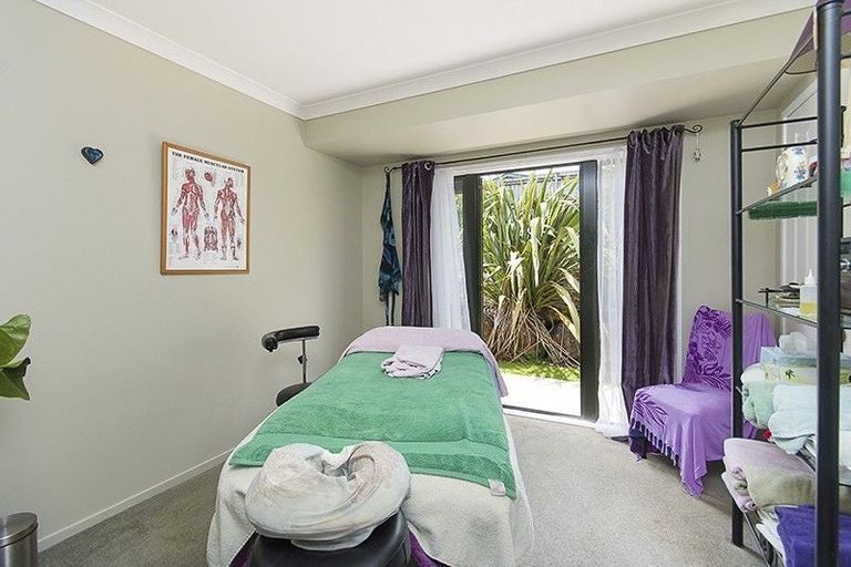 Photo of property in 22 Kaiwaka Road, Waiuku, 2123