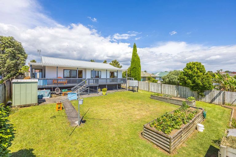 Photo of property in 32 Wai Iti Place, Clendon Park, Auckland, 2103