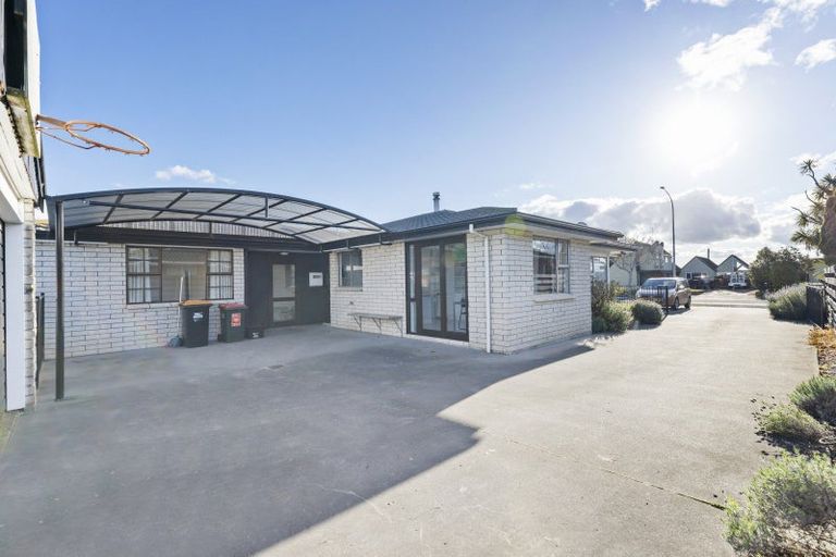 Photo of property in 108 Benmore Avenue, Cloverlea, Palmerston North, 4412