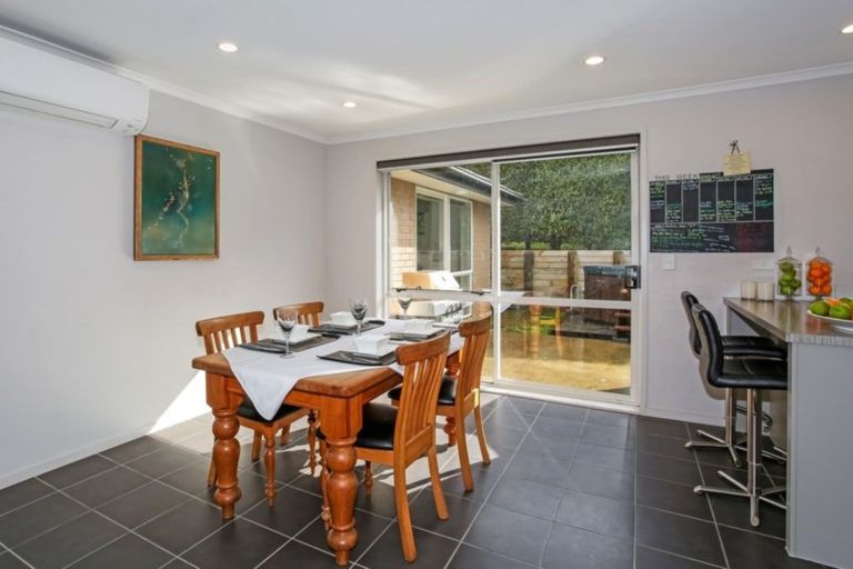 Photo of property in 2 Bob Craig Place, Pukekohe, 2120