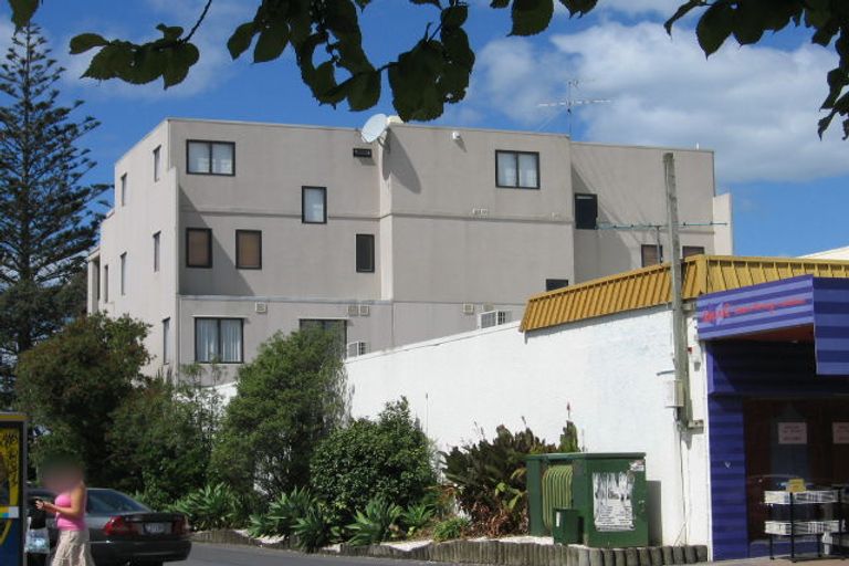 Photo of property in 6/71 Clyde Road, Browns Bay, Auckland, 0630