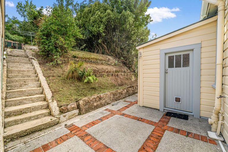 Photo of property in 22 Thomson Street, Lookout Point, Dunedin, 9011