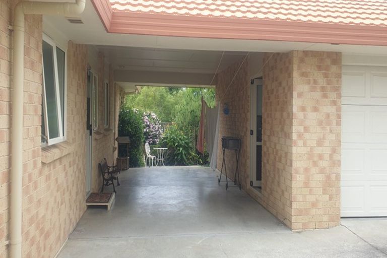 Photo of property in 21 Awaroa Stream Drive, Waiuku, 2123