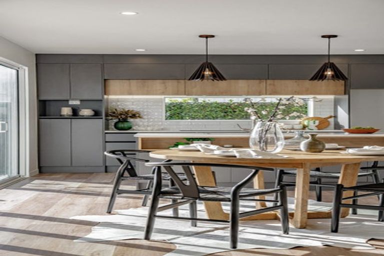 Photo of property in 6 Cara Avenue, Kumeu, 0810