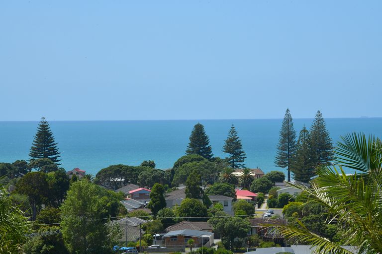 Photo of property in 11b Orewa Heights Crescent, Orewa, 0931