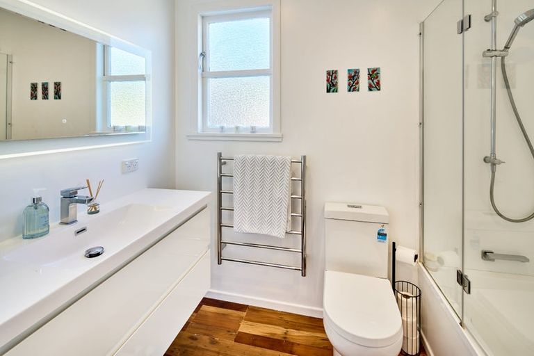 Photo of property in 33 Gibson Crescent, Naenae, Lower Hutt, 5011