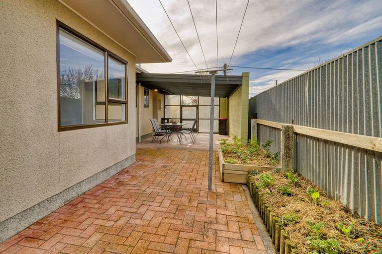 Photo of property in 1/12 Avenue Road, Greenmeadows, Napier, 4112