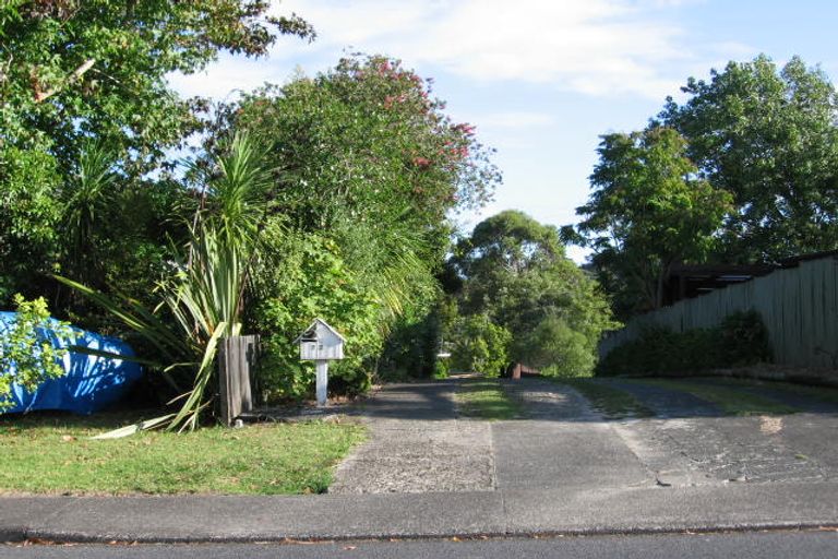 Photo of property in 72 Lantana Road, Green Bay, Auckland, 0604