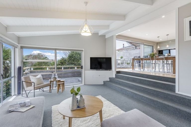 Photo of property in 681 East Coast Road, Browns Bay, Auckland, 0630