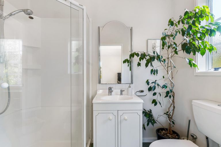 Photo of property in 9 Pah Road, Cockle Bay, Auckland, 2014