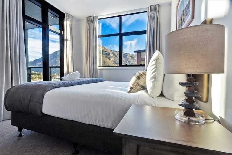 Photo of property in Wyndham Gardens Apartments, 30 Red Oaks Drive, Frankton, Queenstown, 9300