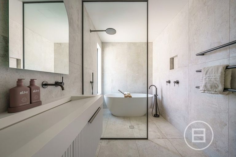 Photo of property in 5 Red Deer Rise, Kelvin Heights, Queenstown, 9300