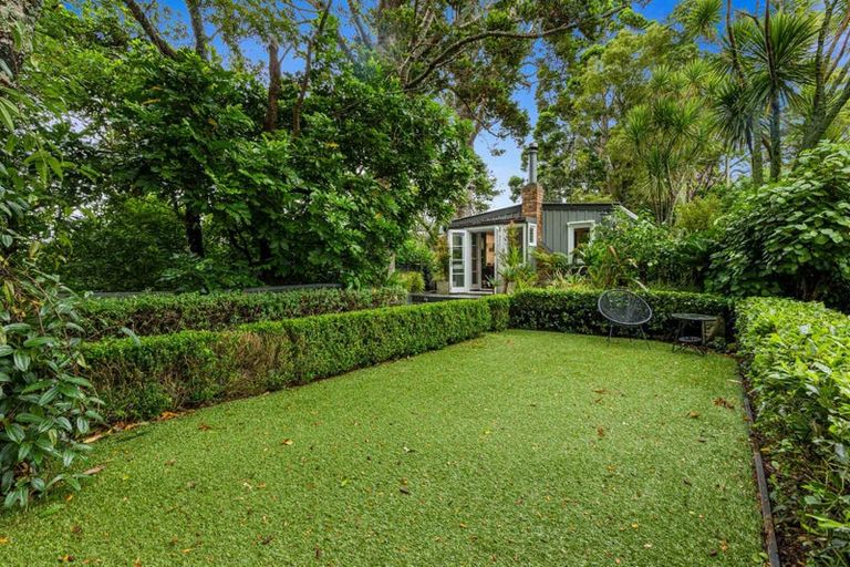 Photo of property in 9 Otitori Bay Road, Titirangi, Auckland, 0604