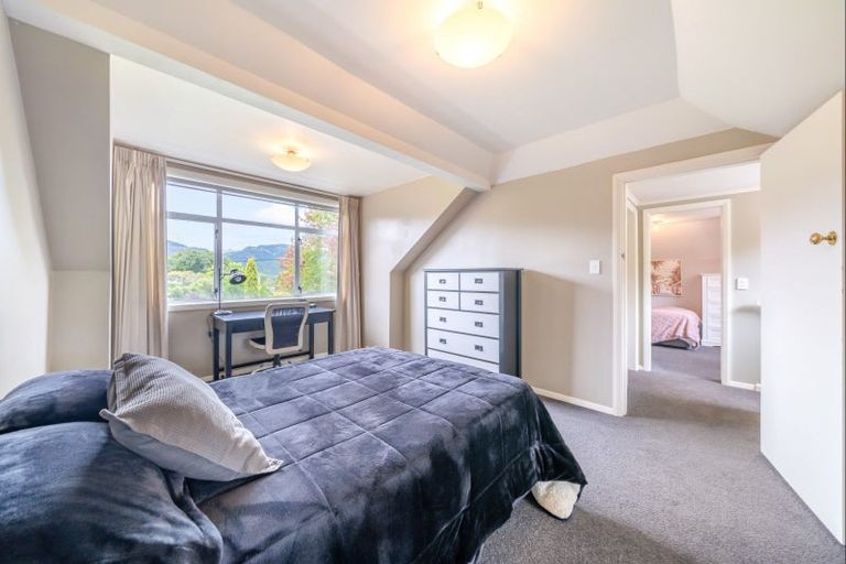 Photo of property in 6 Chatsworth Road, Silverstream, Upper Hutt, 5019