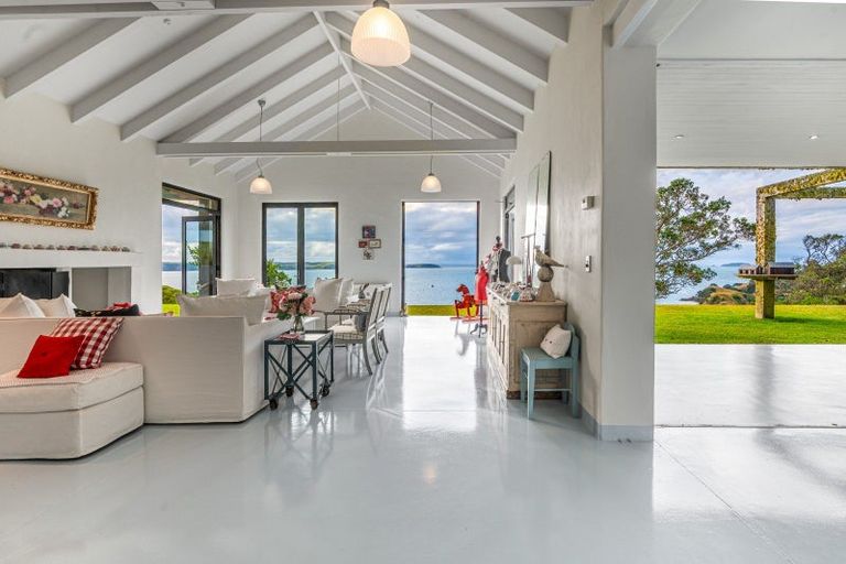 Photo of property in 155 Nick Johnstone Drive, Waiheke Island, 1971