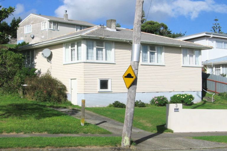 Photo of property in 3 Durham Street, Cannons Creek, Porirua, 5024