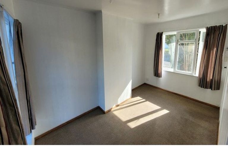 Photo of property in 34a-d Cornwall Crescent, Cannons Creek, Porirua, 5024