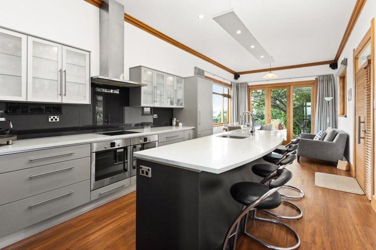 Photo of property in 12 Havelock Road, Hospital Hill, Napier, 4110