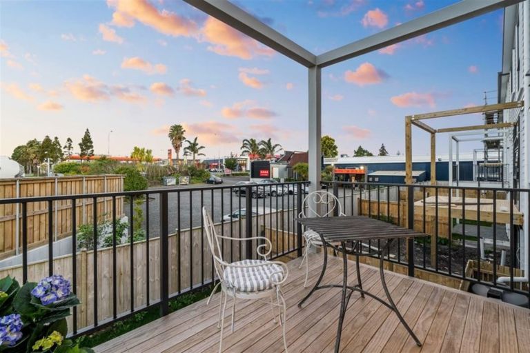 Photo of property in 15 Nephrite Lane, Henderson, Auckland, 0610