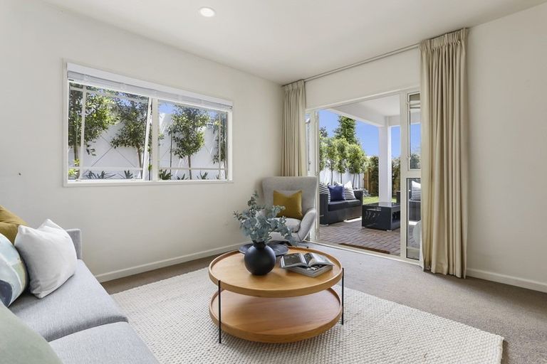 Photo of property in 7 Alfred Street, Northcote Point, Auckland, 0627