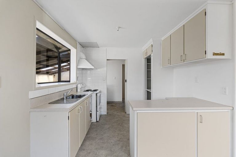 Photo of property in 17 Thames Street, Welbourn, New Plymouth, 4310