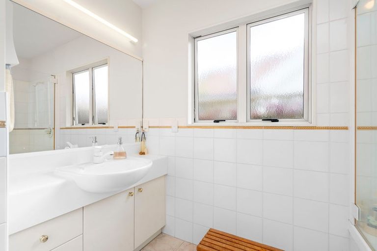 Photo of property in 117 Hatea Drive, Regent, Whangarei, 0112