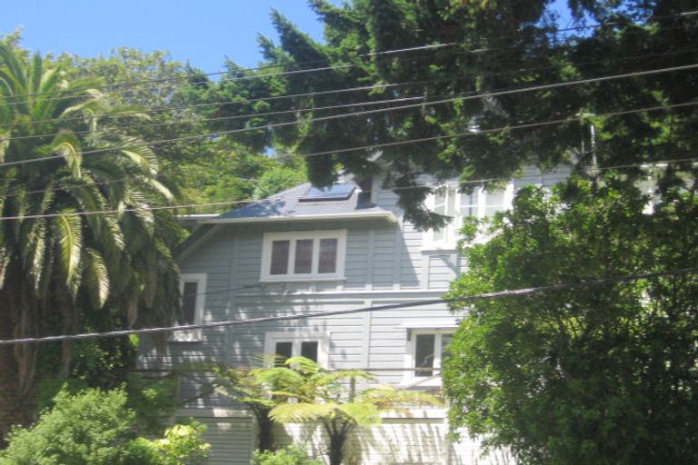 Photo of property in 28 Fairview Crescent, Kelburn, Wellington, 6012