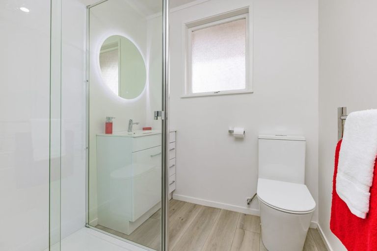 Photo of property in 2/26 Kirton Crescent, Manurewa, Auckland, 2102