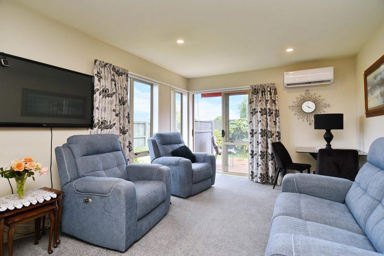 Photo of property in 14 Fulham Street, Islington, Christchurch, 8042