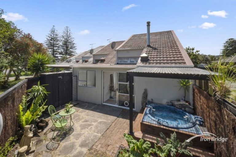 Photo of property in 29a Springs Road, Parakai, 0830