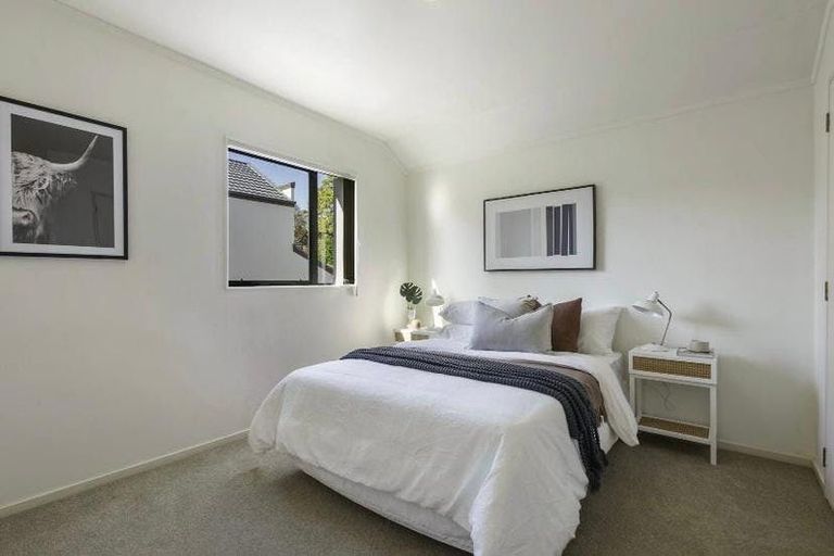 Photo of property in 1/14 Ponderosa Drive, Oteha, Auckland, 0632