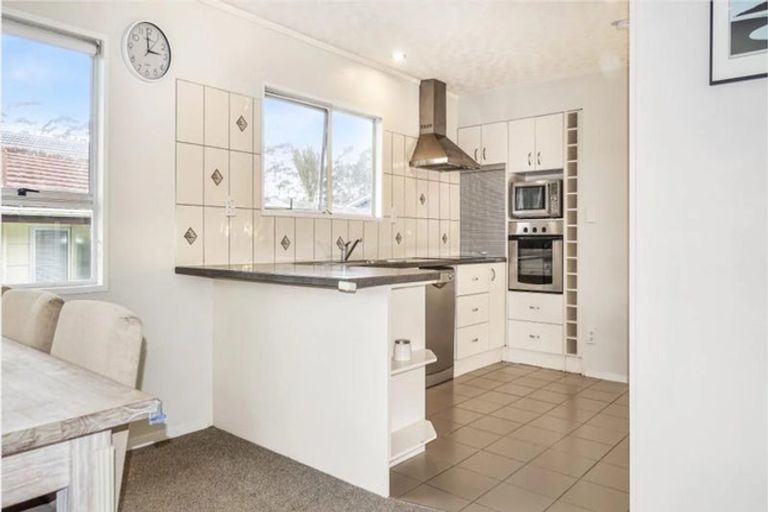 Photo of property in 48 Zita Maria Drive, Massey, Auckland, 0614