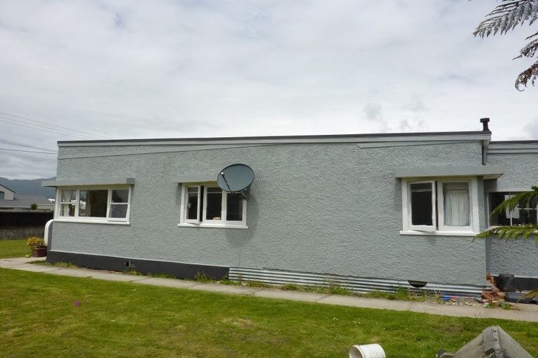 Photo of property in 180 Queen Street, Westport, 7825