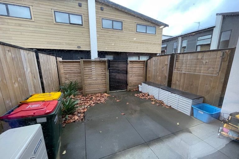 Photo of property in 2/28 Fitzherbert Road, Wainuiomata, Lower Hutt, 5014