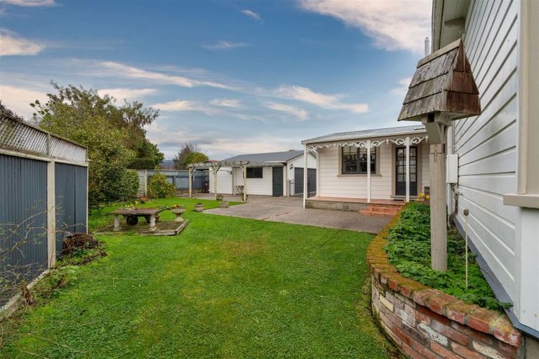 Photo of property in 204 Bartholomew Road, Levin, 5510