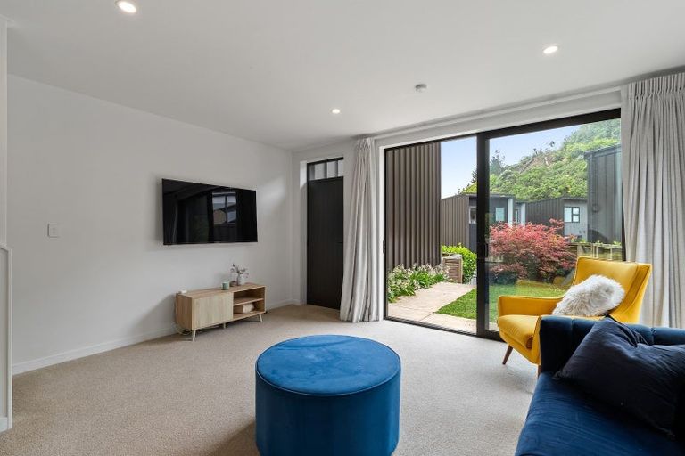 Photo of property in 35 Rua Kai Way, Brooklyn, Wellington, 6021