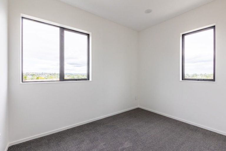 Photo of property in 7/77 Glenmore Road, Sunnyhills, Auckland, 2010